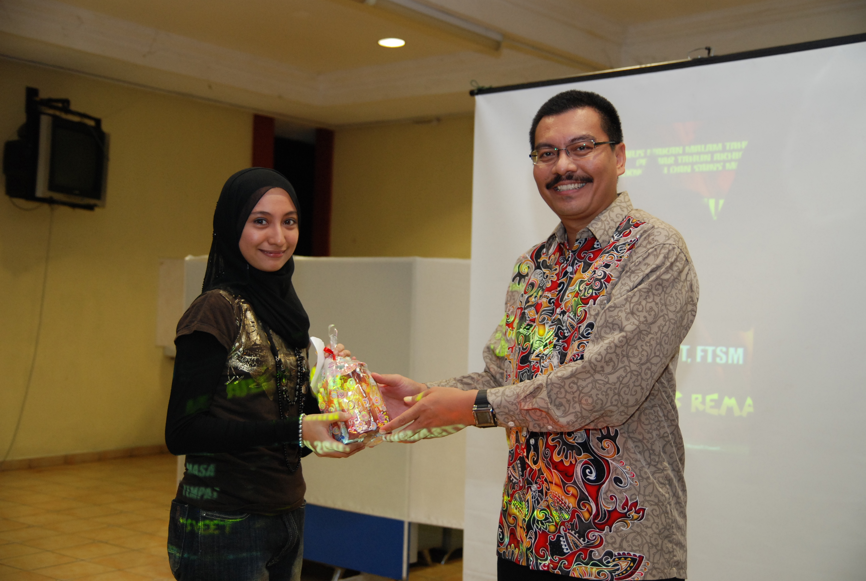 CyberNight09 143